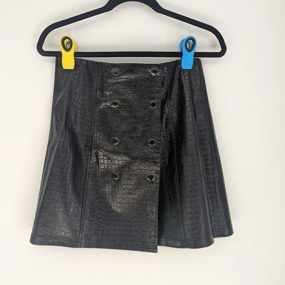 INDUSTRY Faux Leather Black Skirt With Button Detail Size 4 - Picture 1 of 3